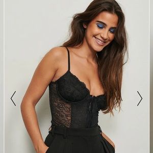 NA-KD lingerie lace cup corset size small. Worn one time! Super cute!